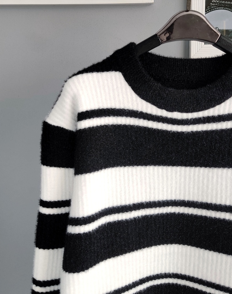 STRIPED SWEATER NEGRO