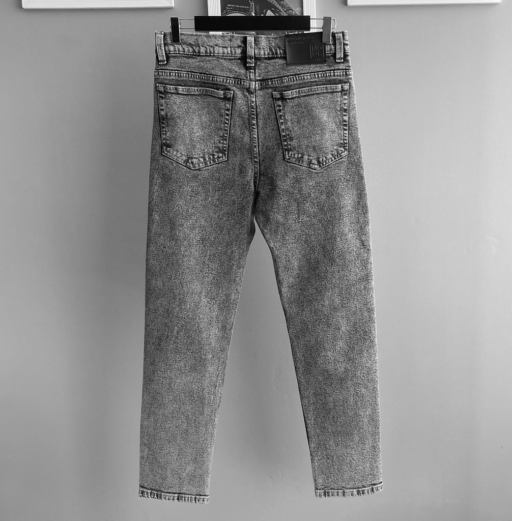 JEAN TAPERED FIT PLOMO ACID