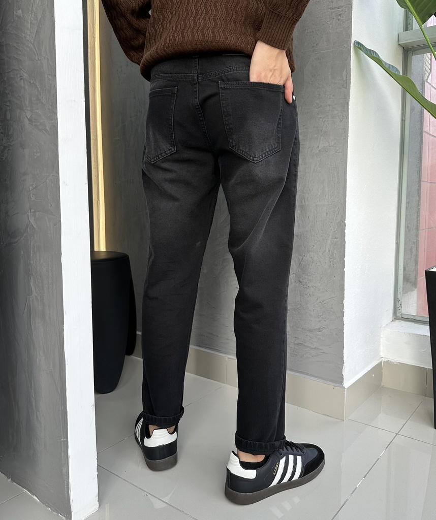 MOM JEAN NEGRO FOCALIZADO