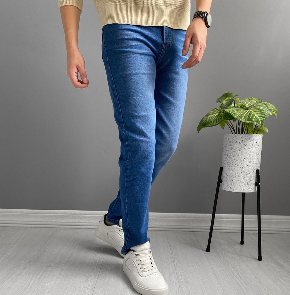 JEAN TAPERED FIT AZUL