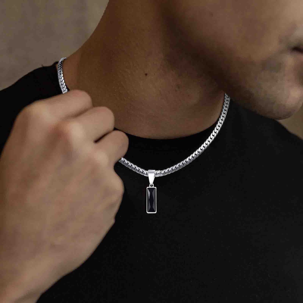 COLLAR CRISTAL NEGRO CADENA CORTA